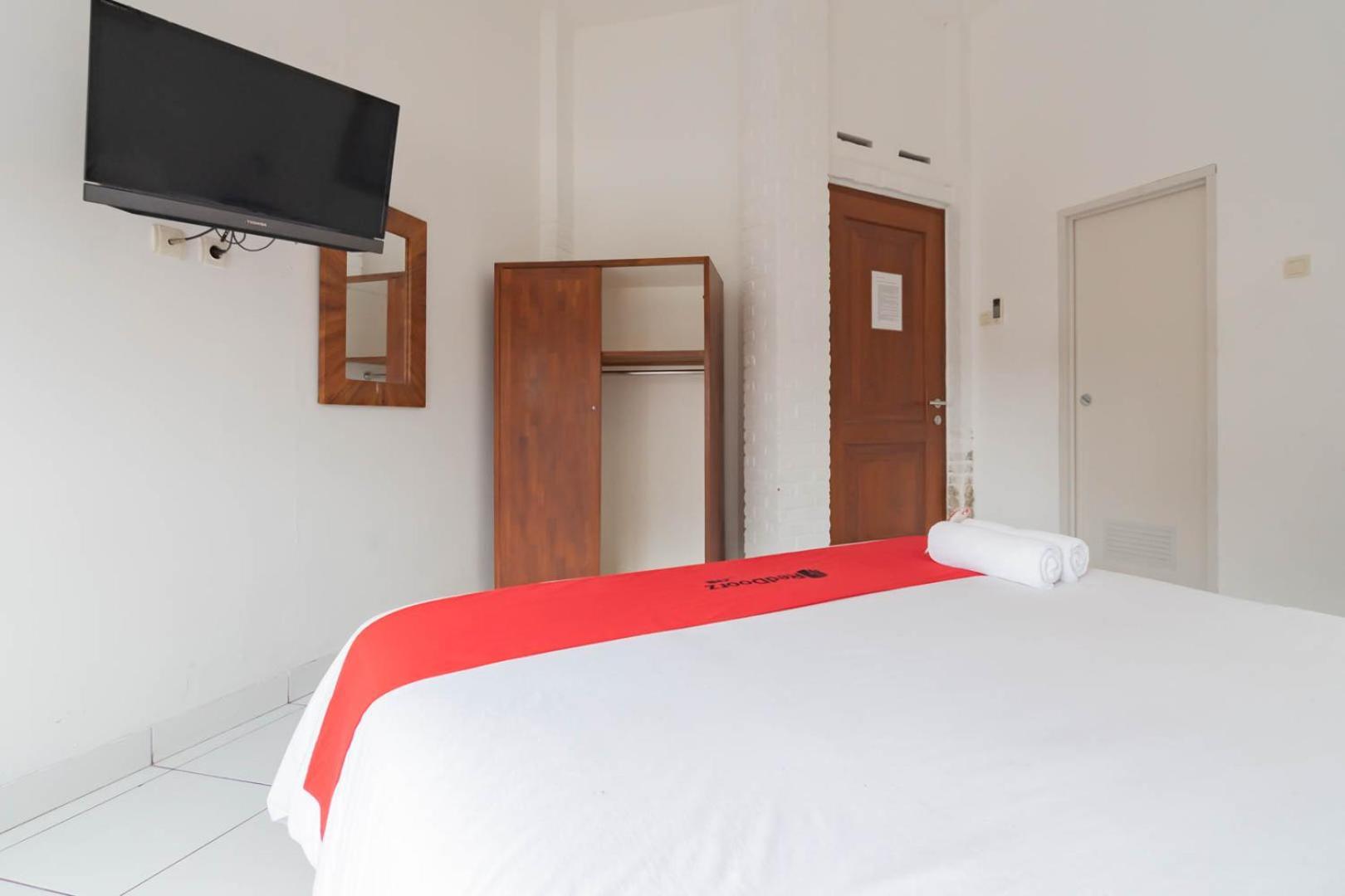 Reddoorz Plus Near Dago Pakar Bandung Esterno foto